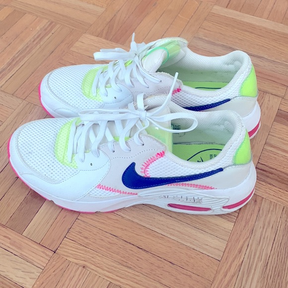 Nike - US size 7 - Picture 3 of 4